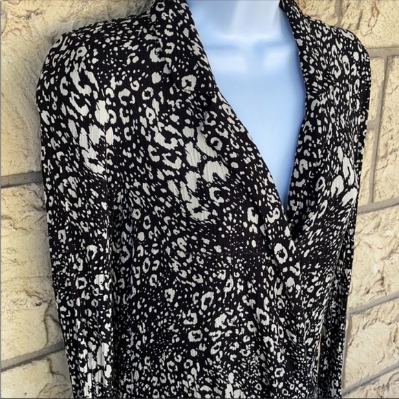 Zara TRF Collection Black & White loose Blouse - Picture 7 of 12